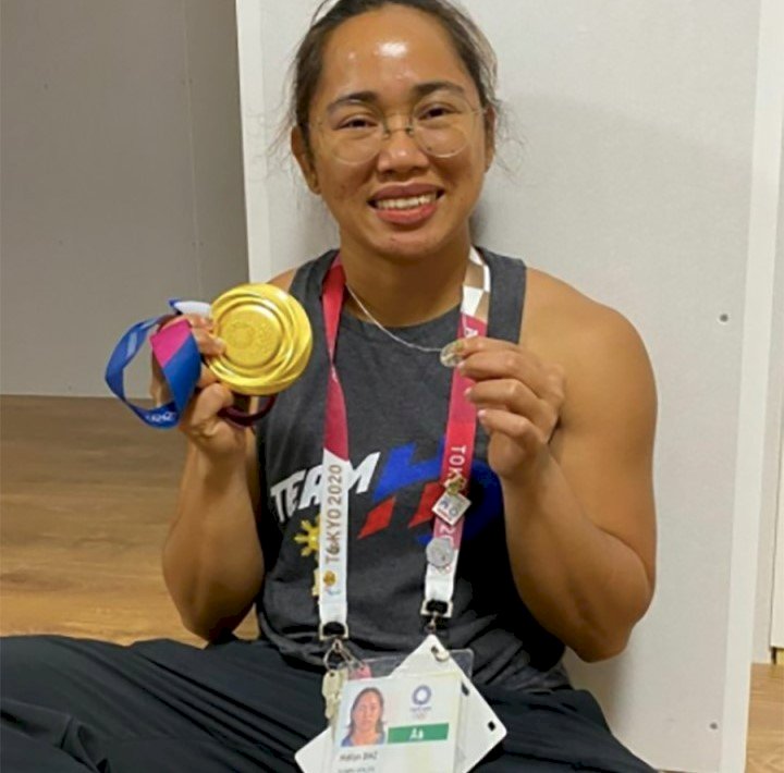 Hidilyn Diaz – Her Olympic Gold Medal and her Miraculous Medal